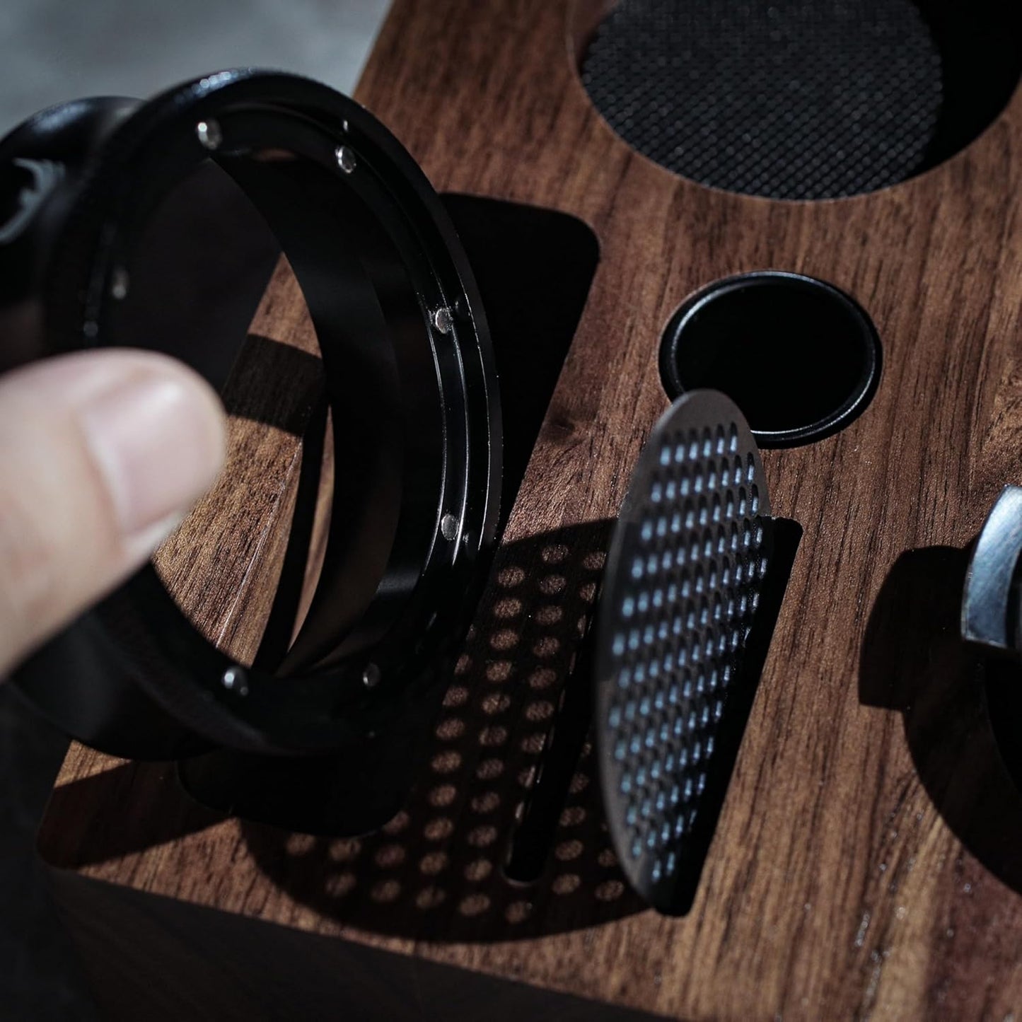 KNODOS Walnut Tamper Station - 54mm / 58mm - Sigma Coffee UK