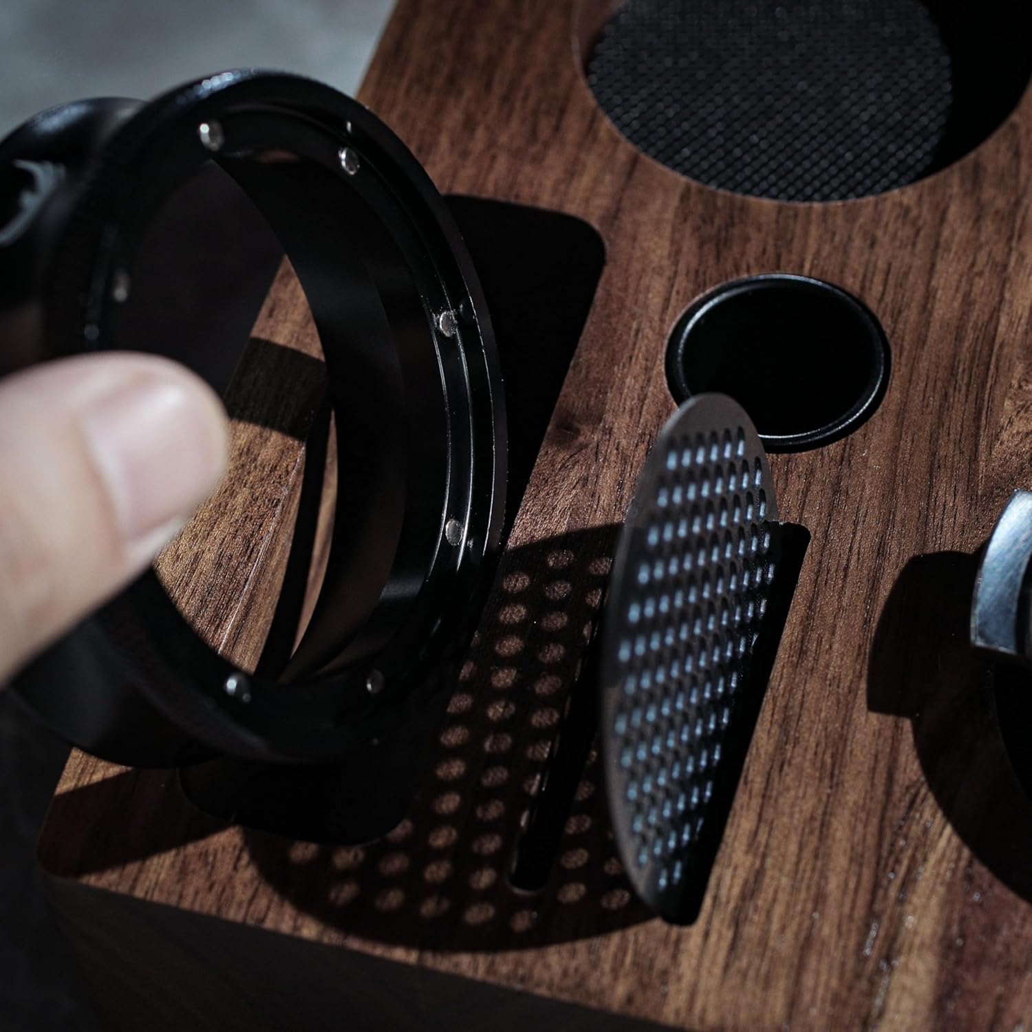 KNODOS Walnut Tamper Station - 54mm / 58mm - Sigma Coffee UK
